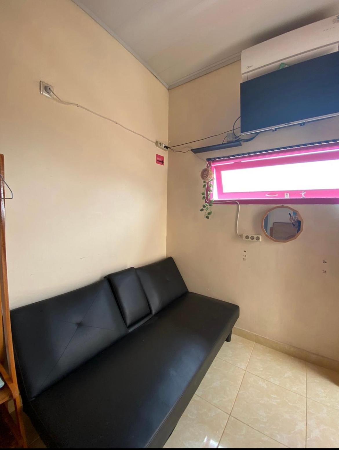 Et Malio Stay & Travel Malioboro Pusat Kota Yogyakarta Exterior foto